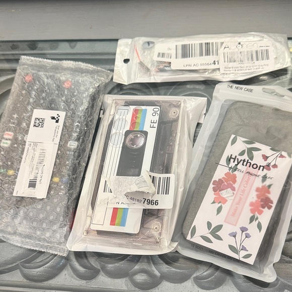 Tech Bundle Sandisk USB Drive Cell Phone Cases Smart Watch Band Samsung Remotes - Picture 2 of 9